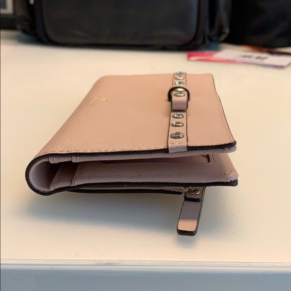 Pink Kate spade wallet with a bow - Picture 5 of 5